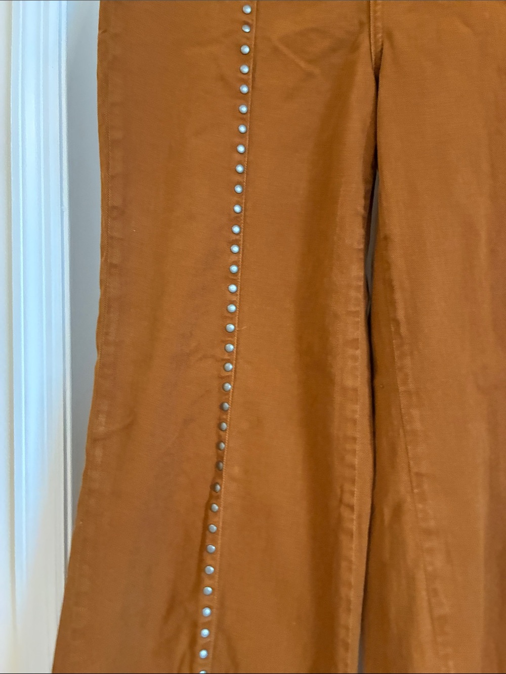 Free People HTF We The Free Studded Wide Leg Cropped Jeans Camel Raw Hem Size 30 - Picture 6 of 9
